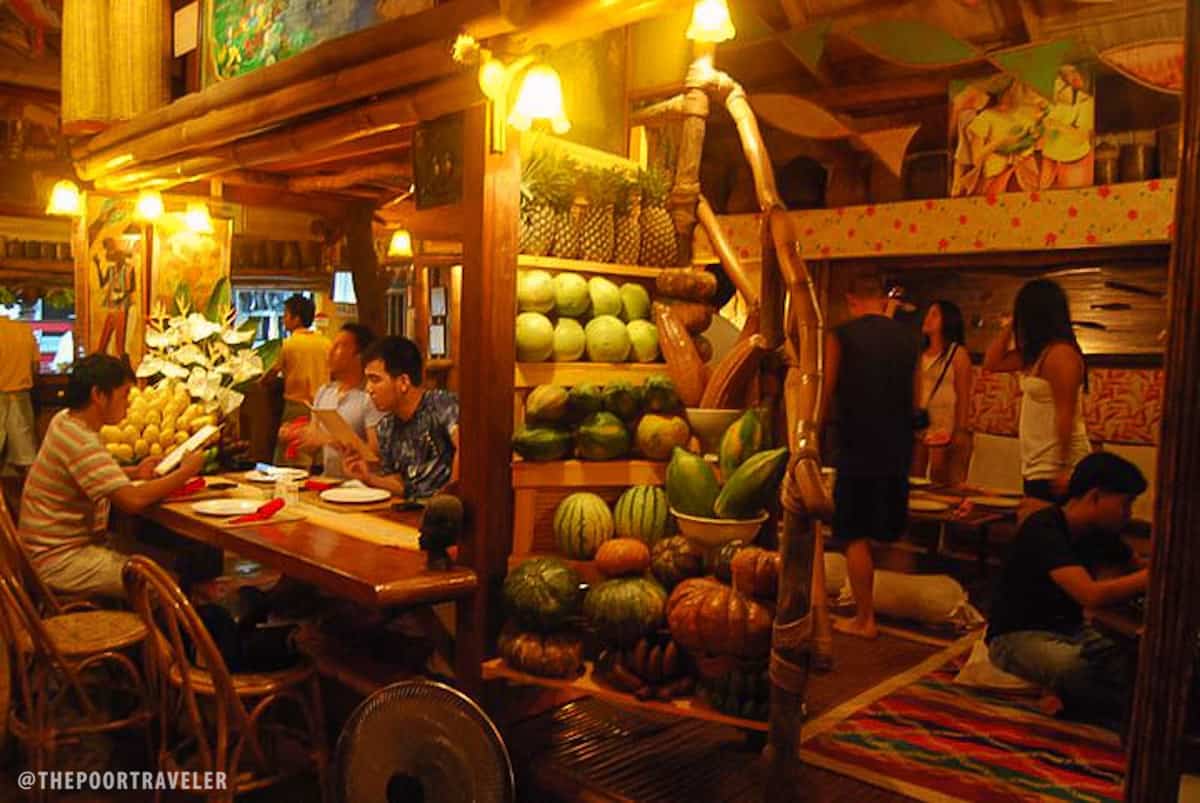 kalui restaurant decorations
