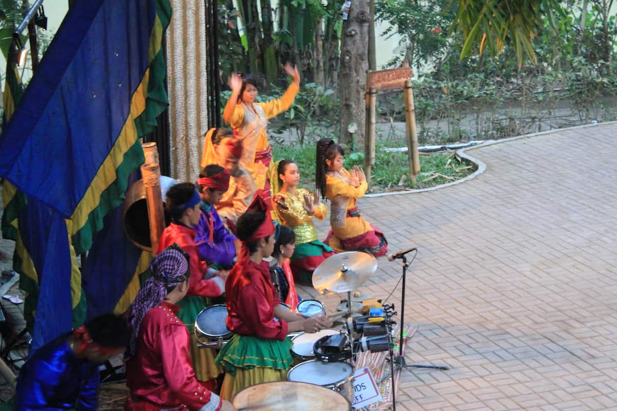 A Singkil performance