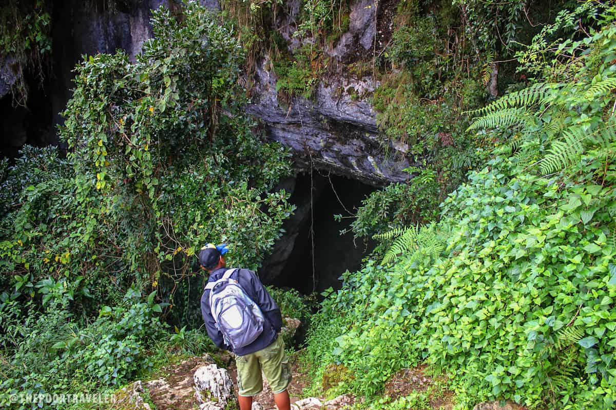 Our Guide leading the way into the mouth of Lumiang Cave