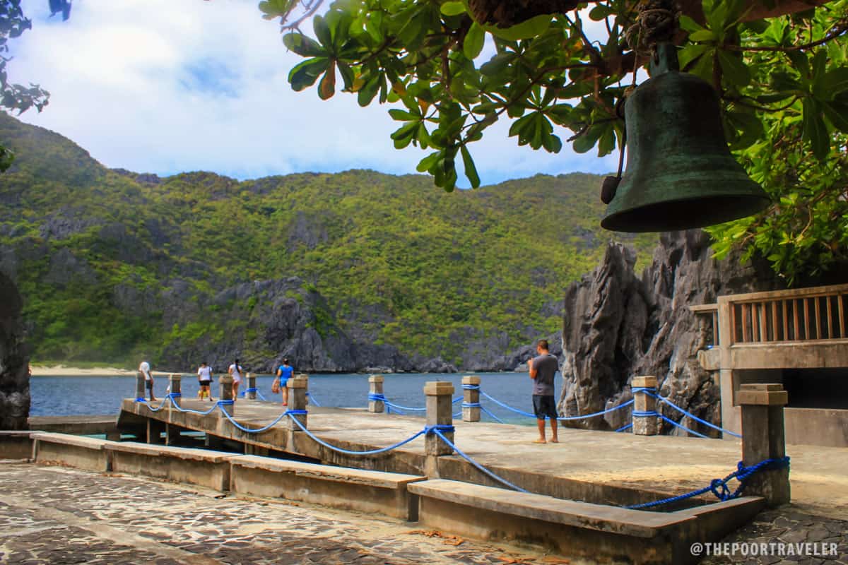 Port beside the shrine