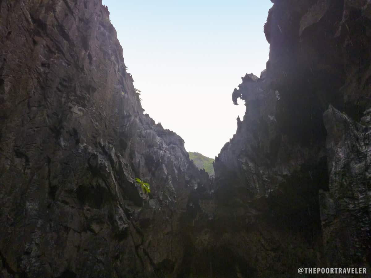 secret lagoon cliffs el nido palawan