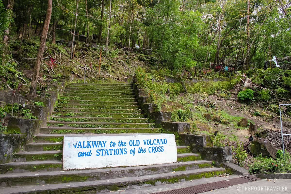 camiguin volcano walkway entrance