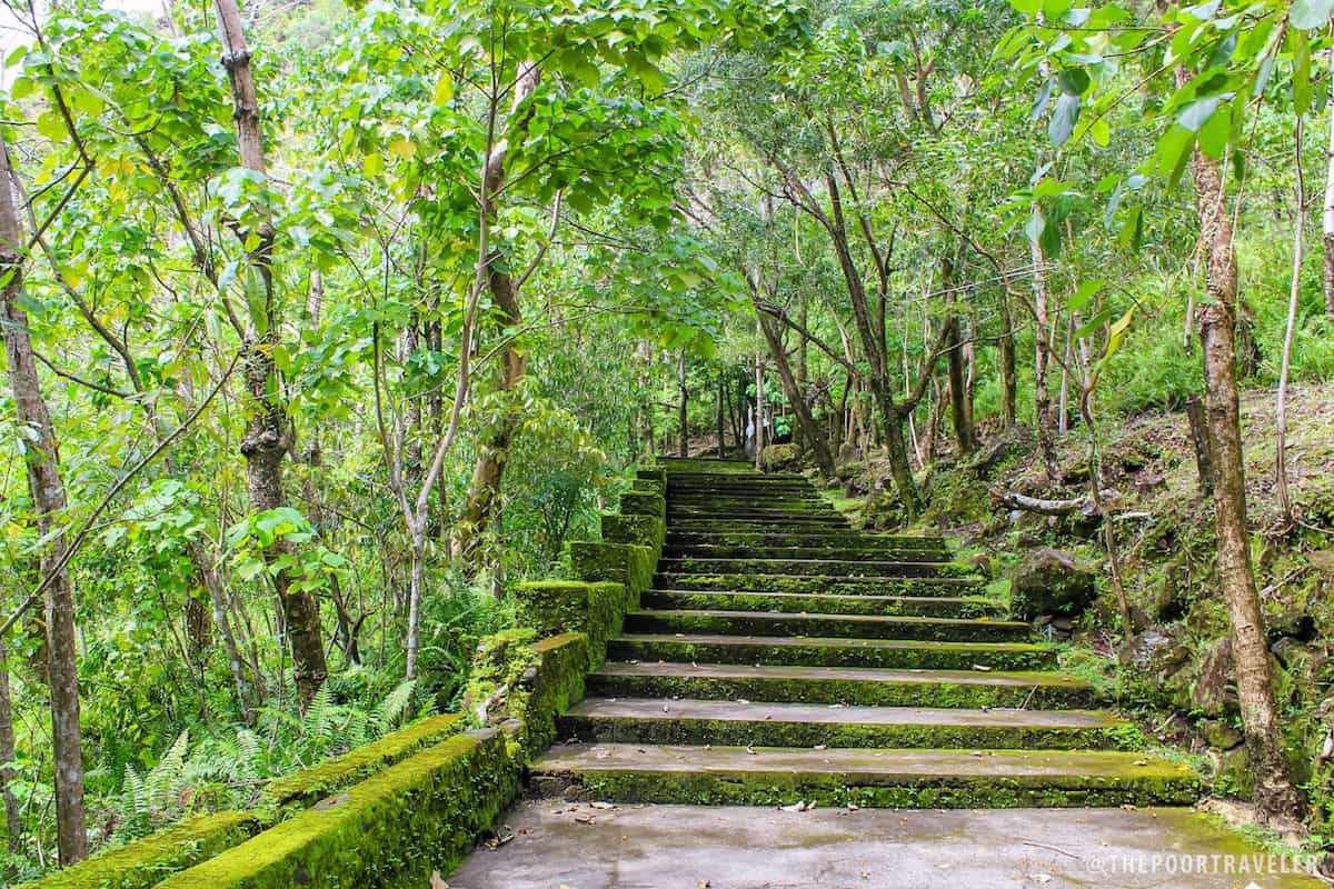 walkway to the old volcano camiguin