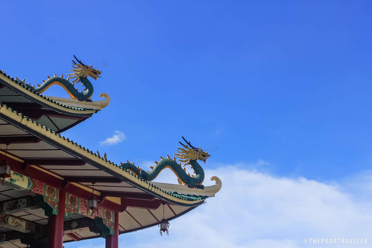 cebu taoist temple dragon roofs