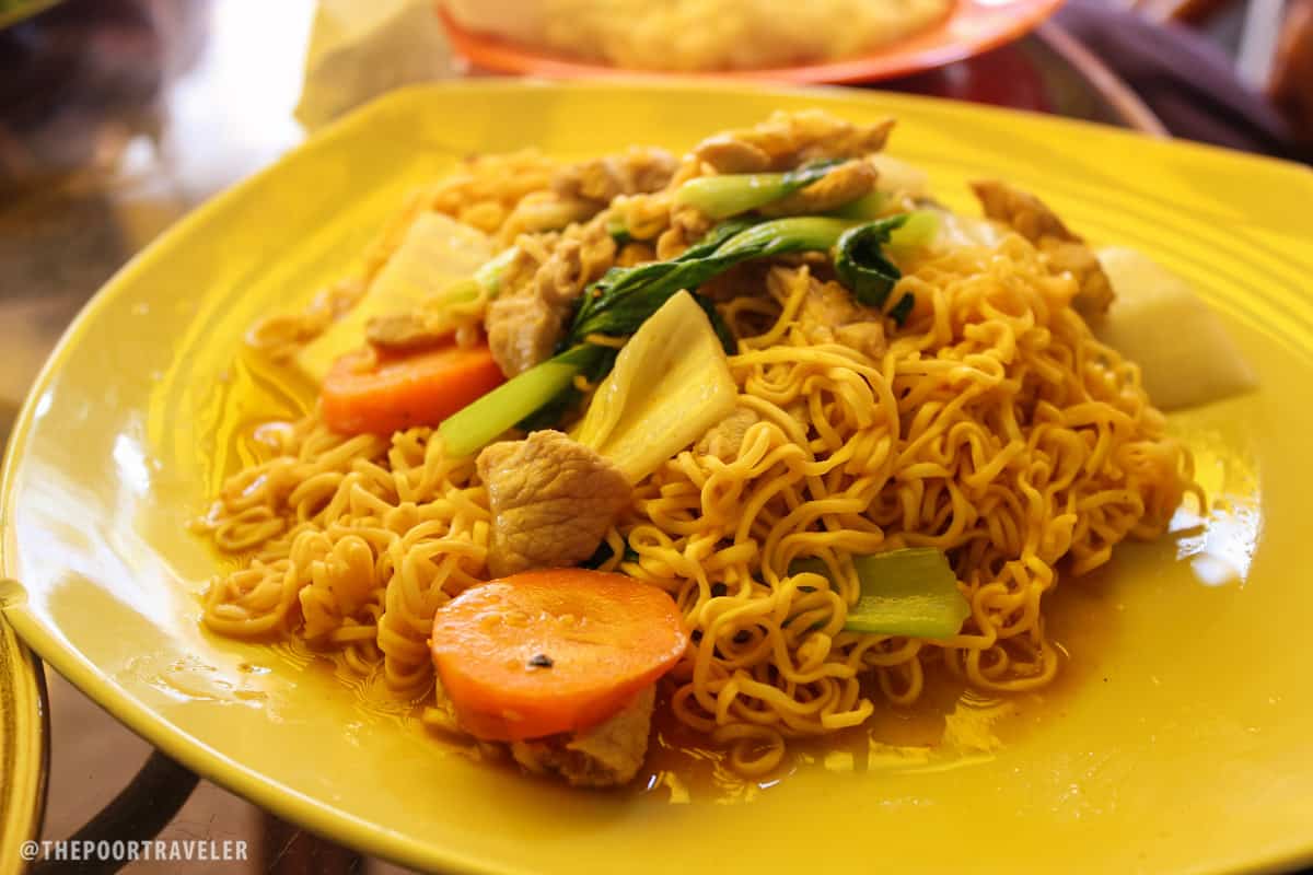 noodles with chicken vegetables