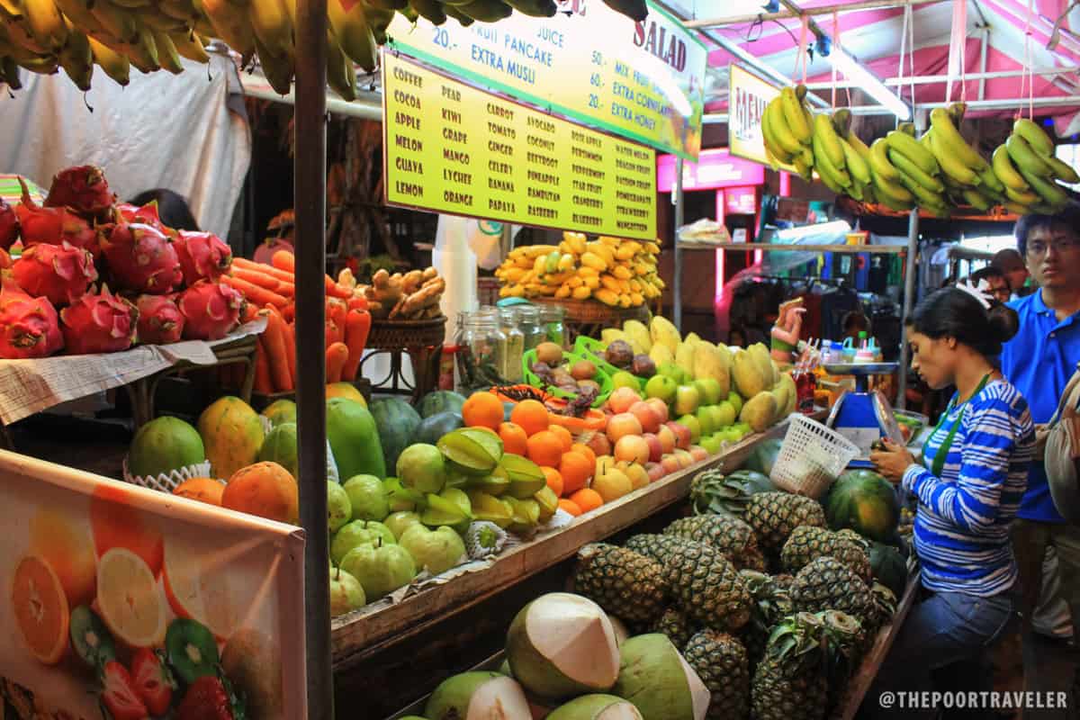 A fruit shake stall along Khao San Road