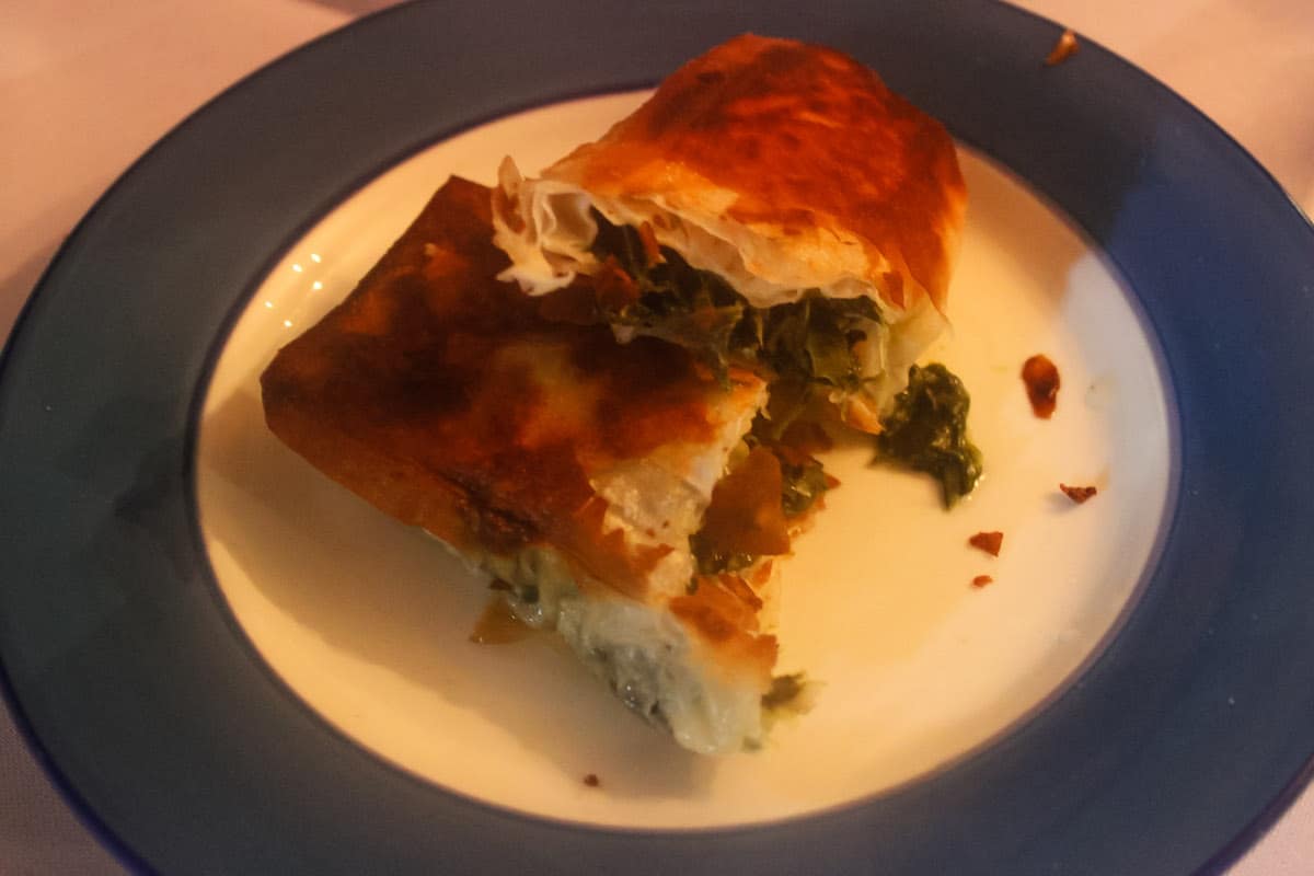 Spanakopita (P90), a sort of fried lumpia filled with spinach, onion leaves, and feta cheese. Well, it tasted almost exactly like spinach lumpia with cheese.