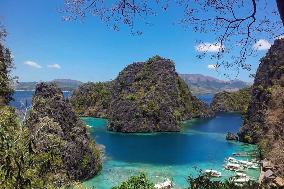 View of limestone cliffs from a lookout point on the way to Kayangan Lake