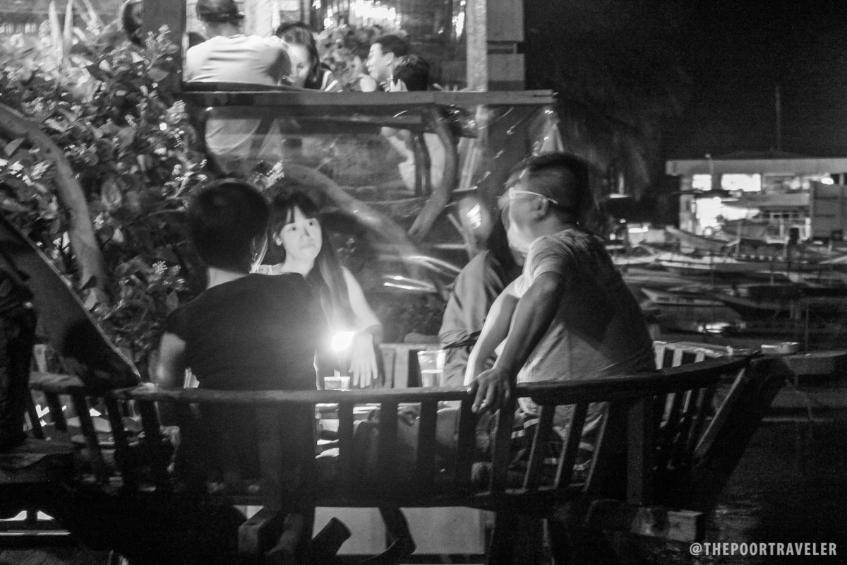 Some random tourists having dinner in El Nido