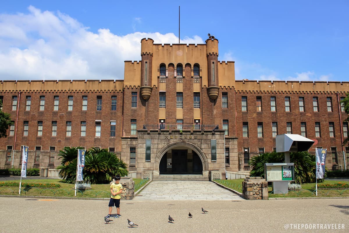 I don't know what this building is called but it is in the central bailey of the castle grounds.