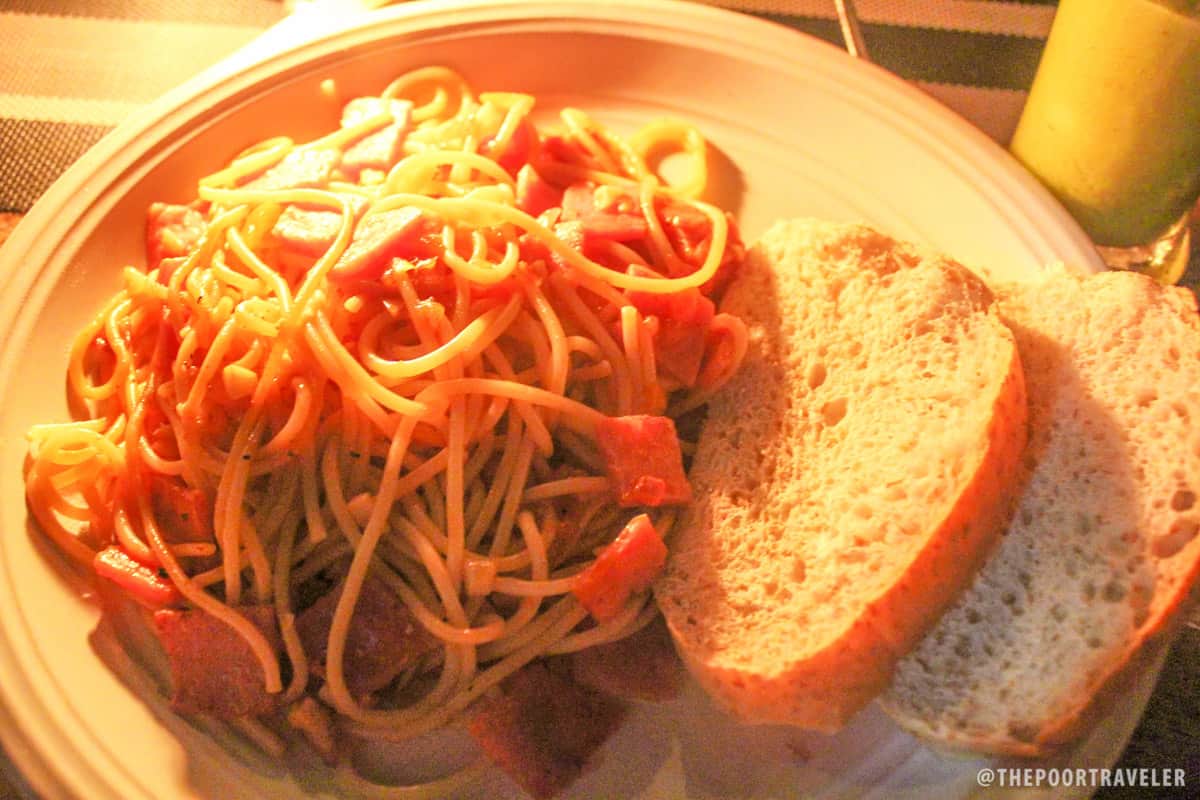 Spaghetti with homemade tomato sauce and ham (P189)