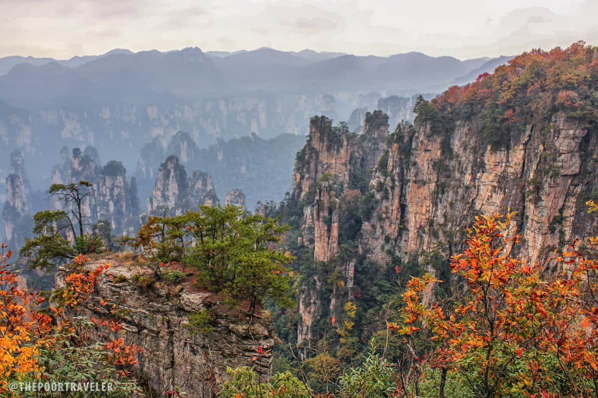 Yunqing Tableland. Marshal He Long is also popularly called "Yunqing," after which this geological formation was named. The table rises in the West Sea, just next to the Ship Hull.