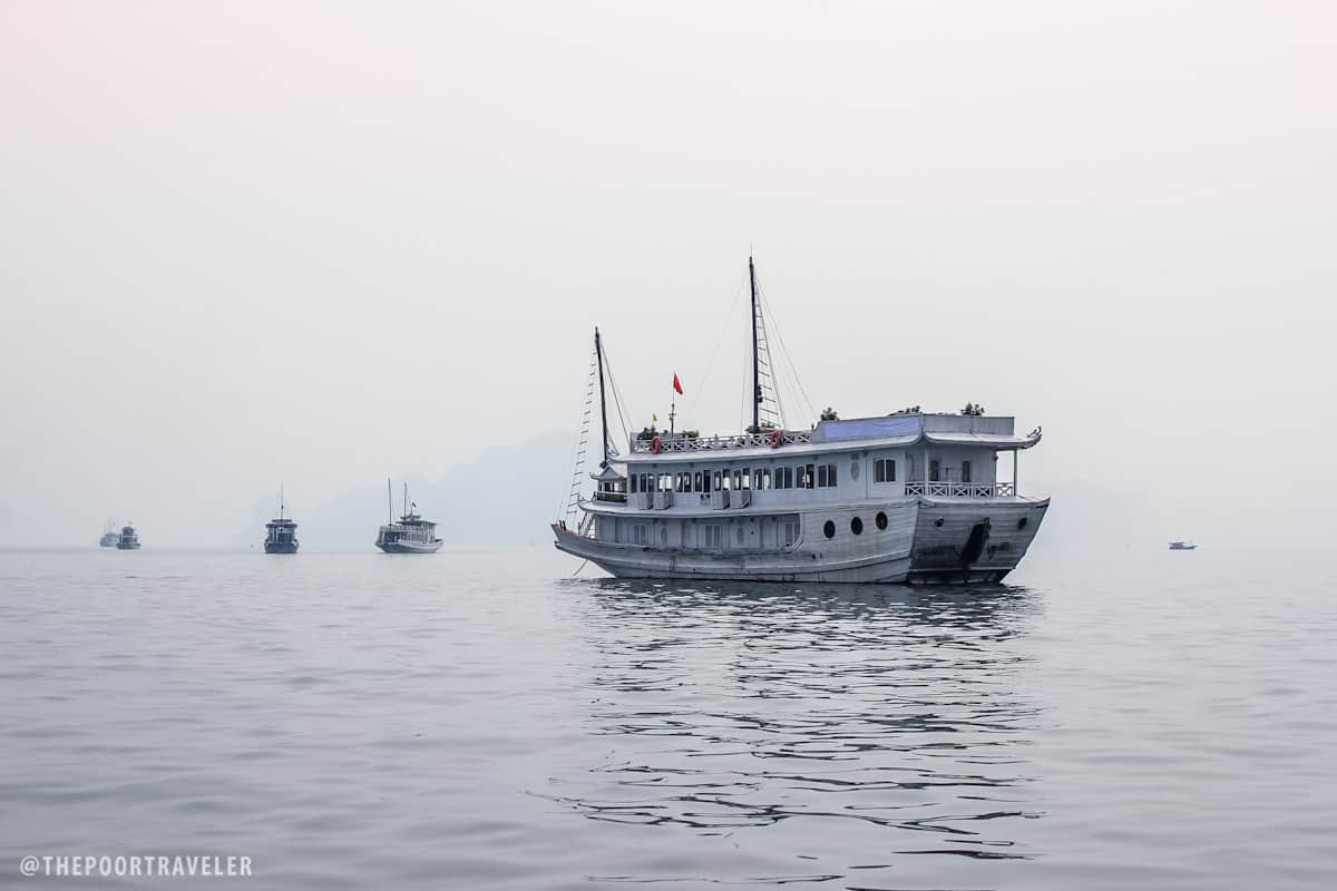 Most junk boats had been painted white.