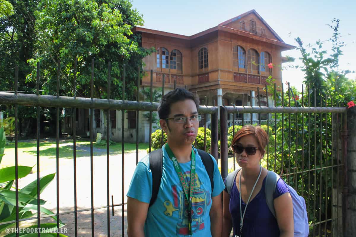 My friends Ronnie and Celine outside an apparently closed Balay Negrense