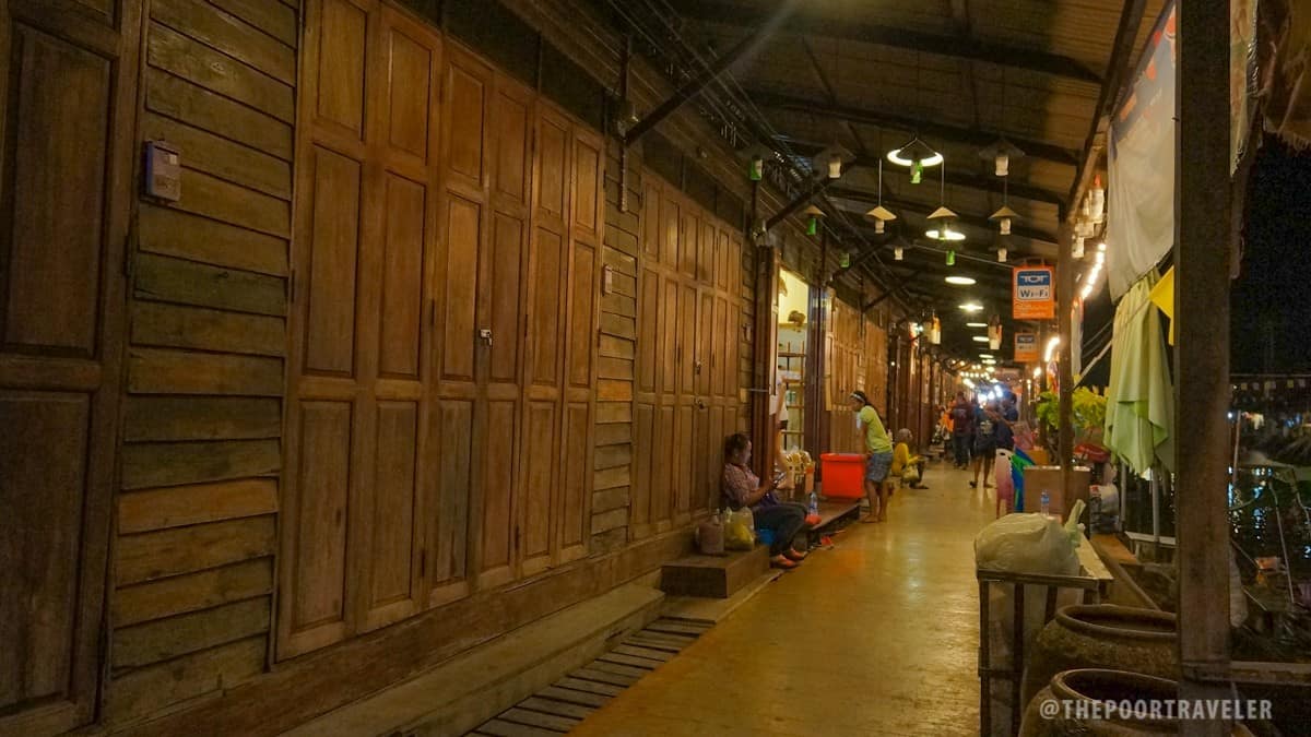 Amphawa Floating Market - Old Wood Establishments