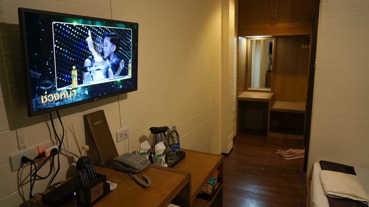 Thanicha Healthy Resort - Standard Room TV