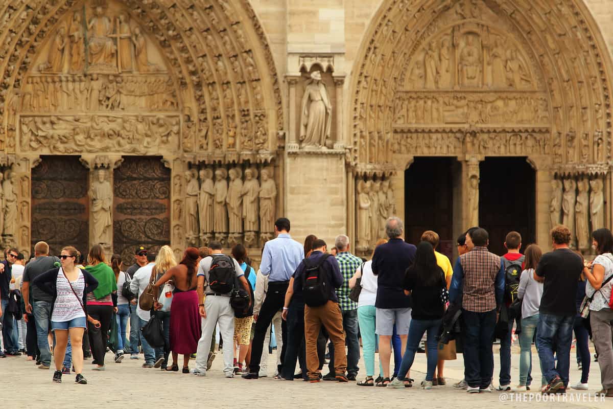 Queue at the Notre Dame Cathedral