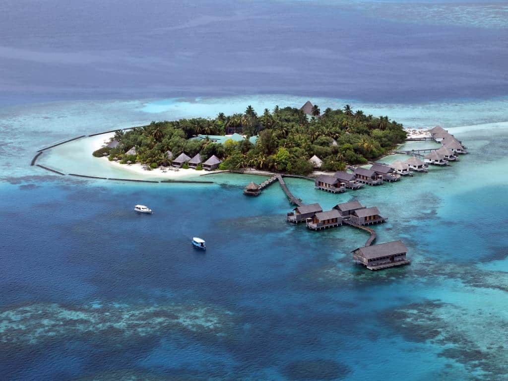 Maldives: Top 7 Resorts Under $200 | The Poor Traveler Itinerary Blog