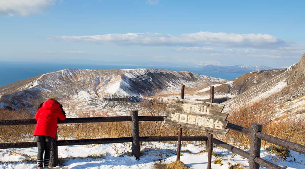 Lake Shikotsu and Lake Toya Tour