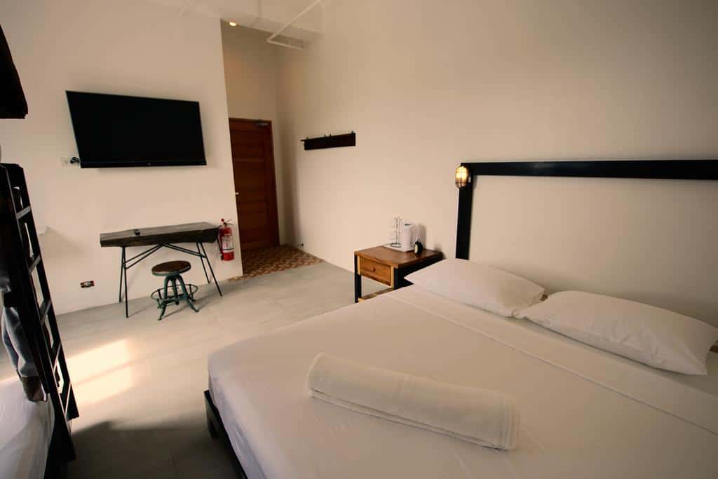 Hop Hostel Coron Palawan