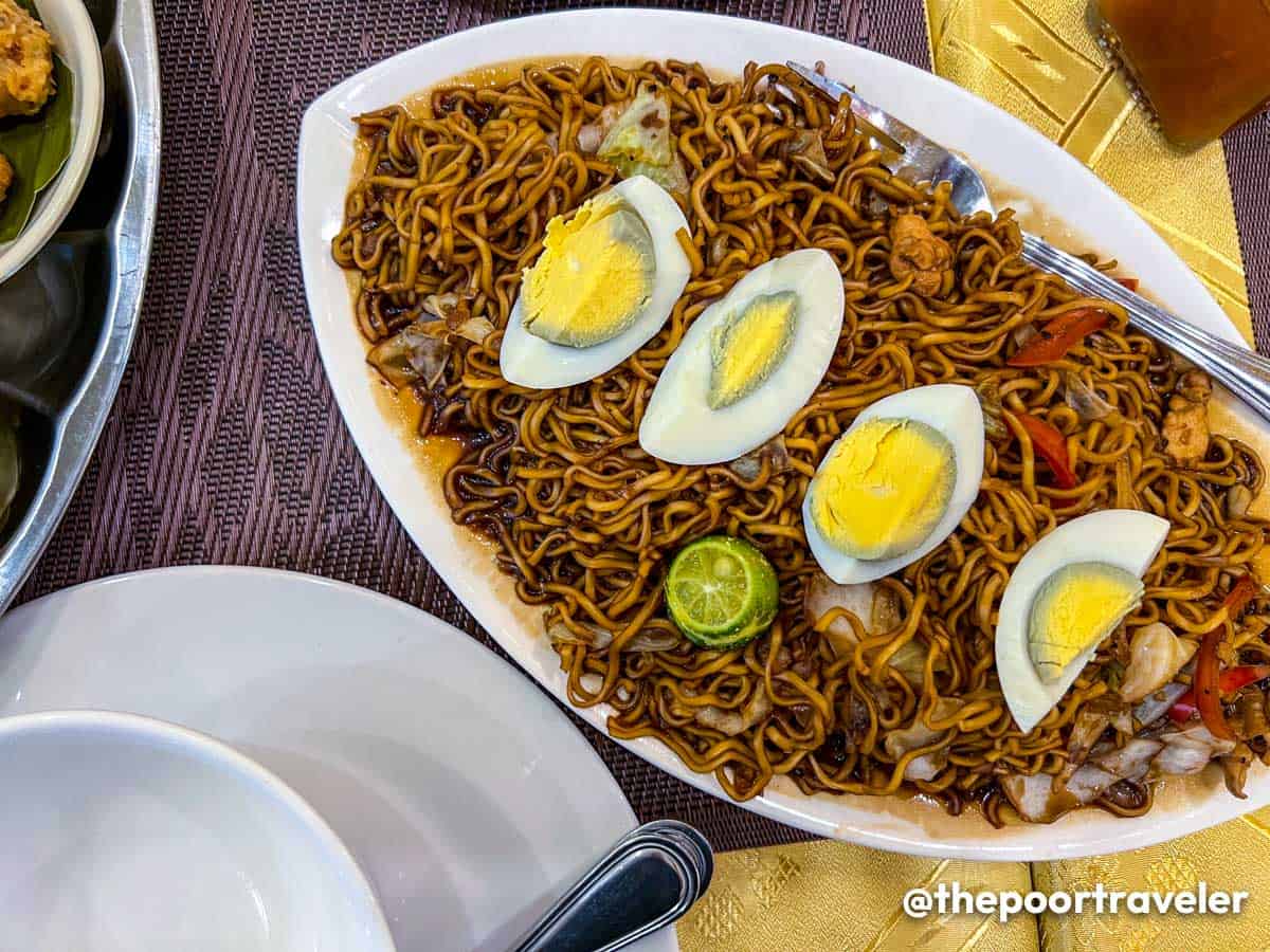 Mie goreng at Bay Tal Mal