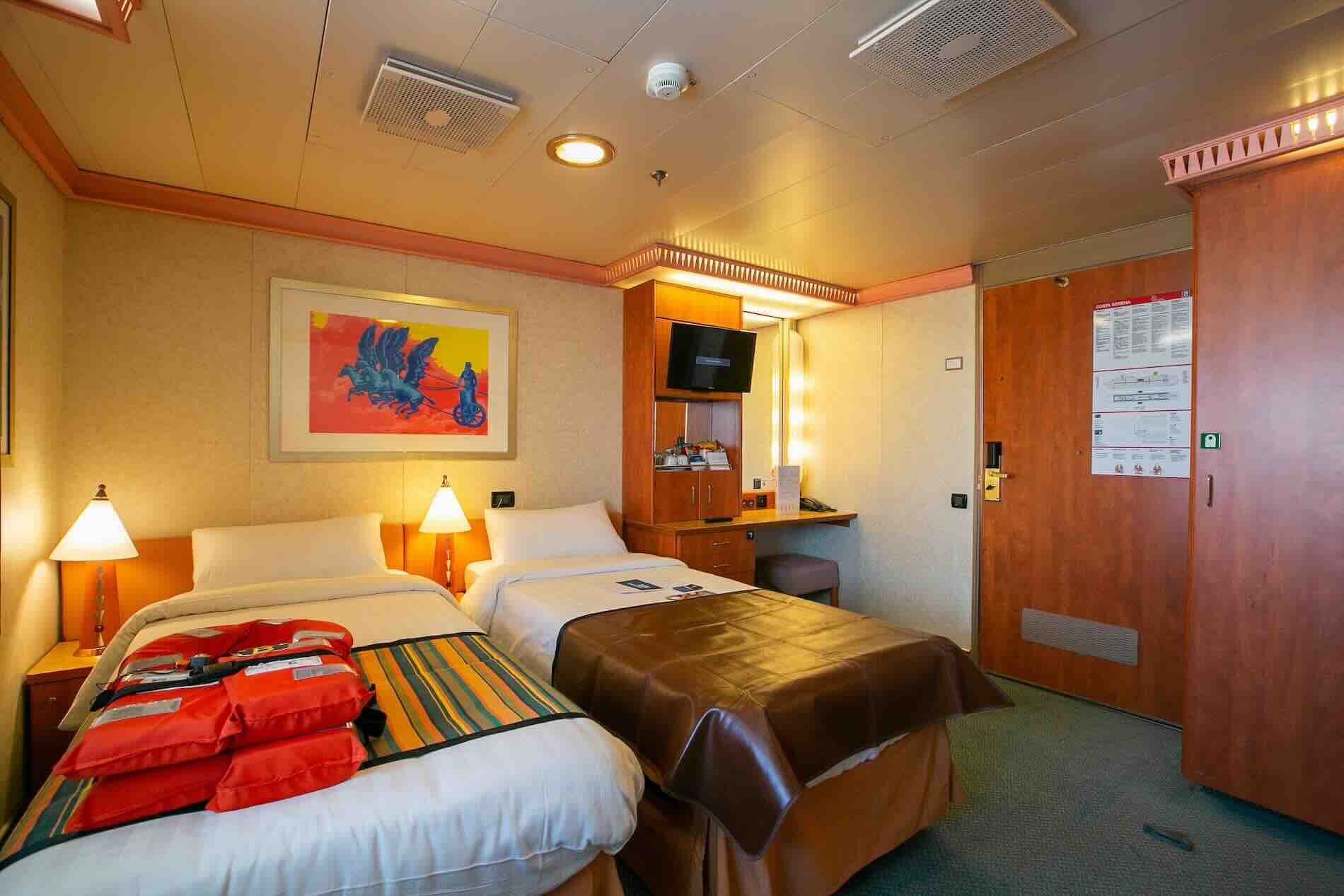 Interior Cabin Costa Serena