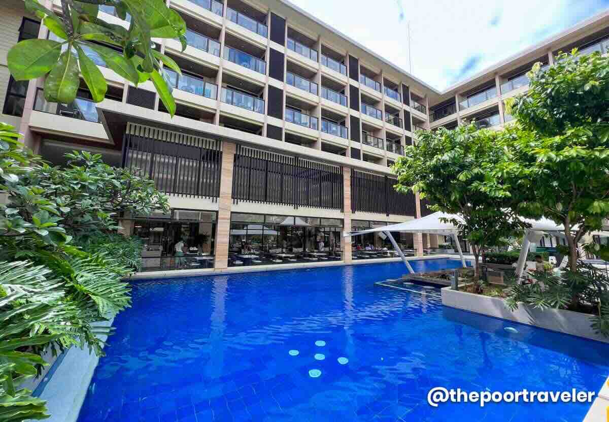 Henann Park Resort Boracay Pool Area